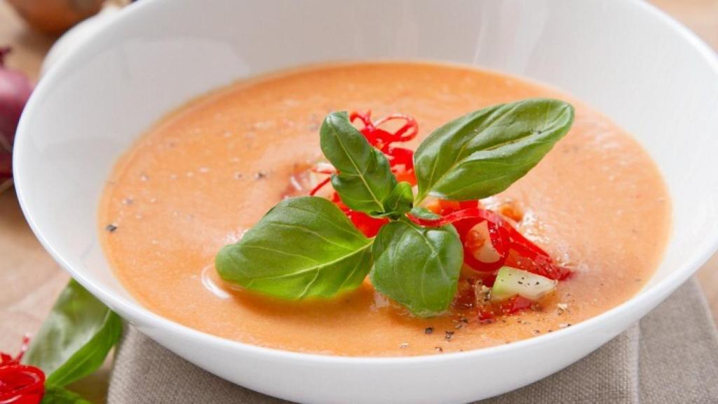 Un plato de gazpacho, el plato veraniego por excelencia.