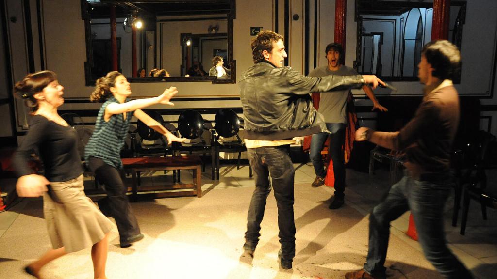 El hall del Teatro Lara y los ensayos hace diez años.