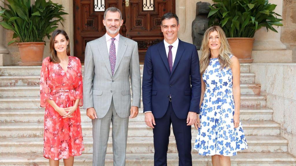 Pedro Sánchez y Begoña Gómez junto a los reyes Felipe VI y Letizia.
