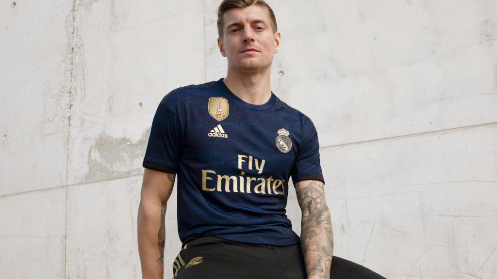 Kroos en la presentación de la segunda equipación 2019/20