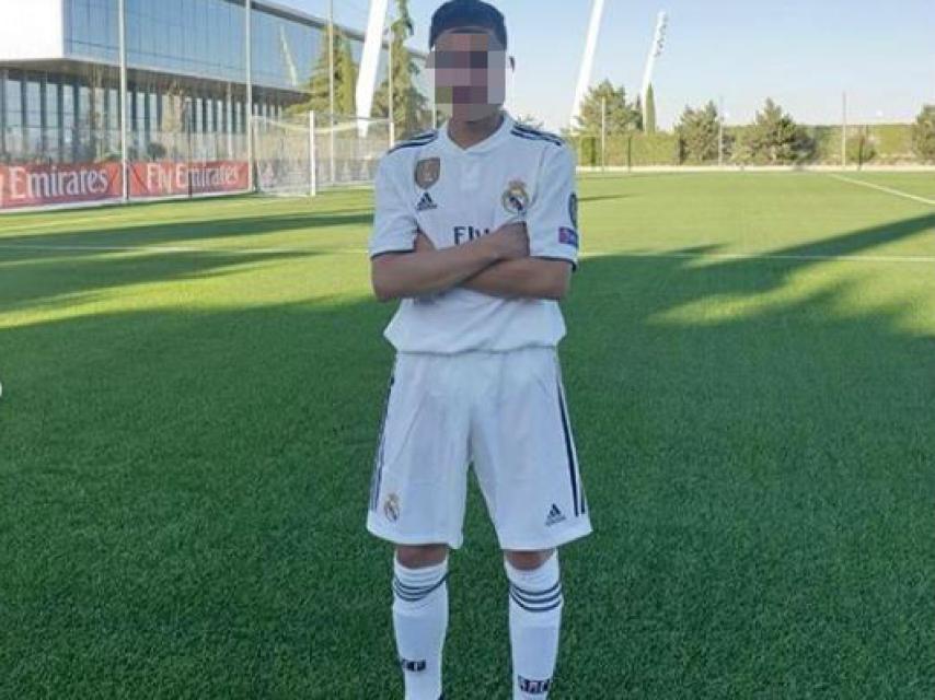 José Antonio Reyes Jr. con la equipación del Real Madrid.