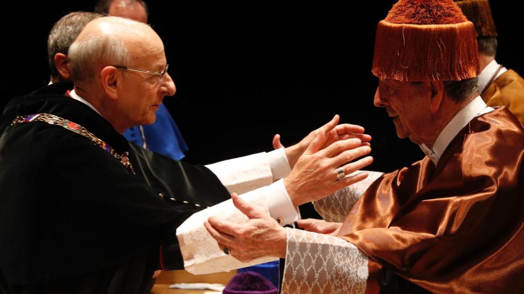 Rafael Moneo recibe el título de doctor 'honoris causa'.