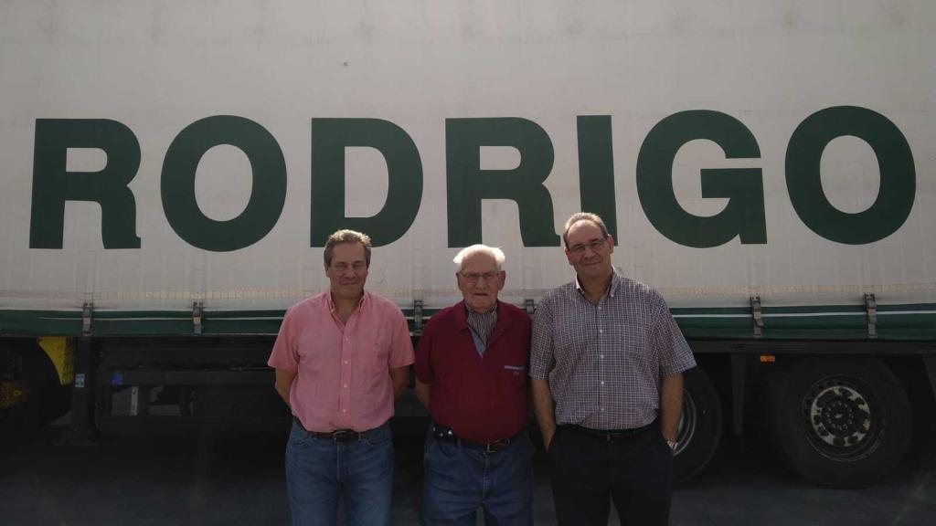 Javier, José Luis padre y José Luis hijo, camioneros de por vida.