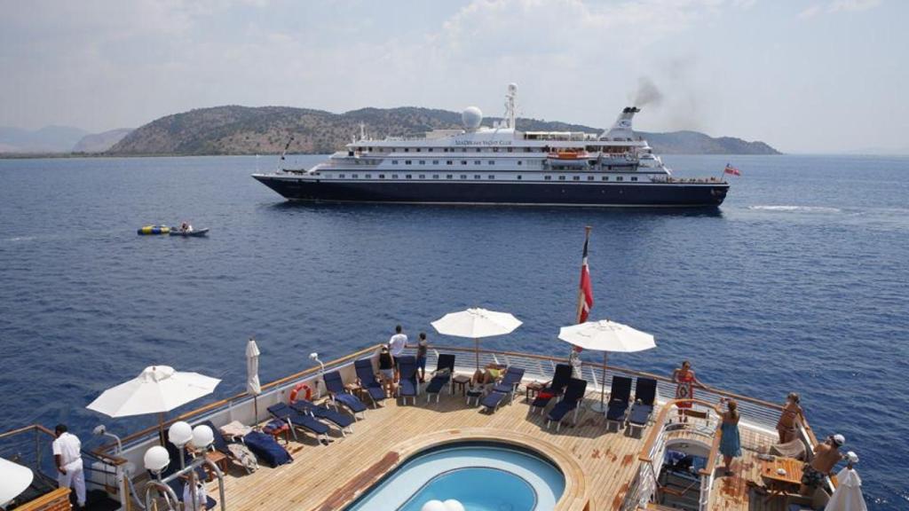 Seadream I: el megayate de lujo atraca por primera vez en A Coruña