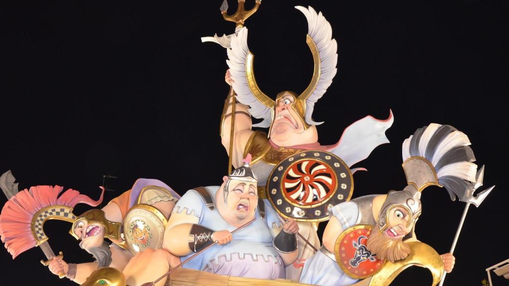 Fallas de Valencia antes de arder.