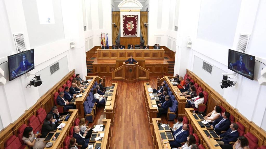 Vista general del pleno de investidura en las Cortes de Castilla-La Mancha. Foto: Óscar Huertas