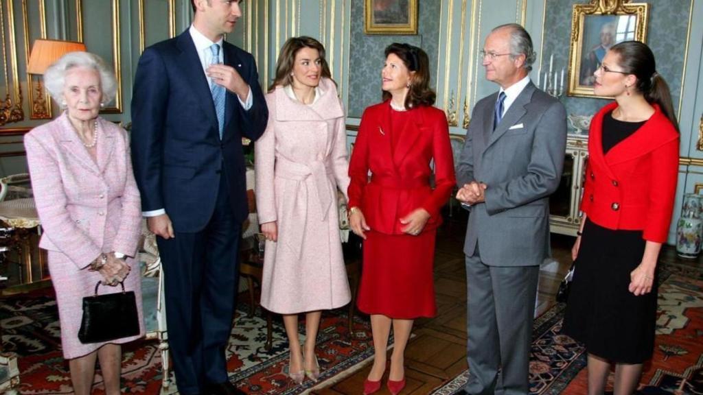 Los Reyes Carlos XVI Gustavo y Silvia, las Princesas Victoria y Lilian de Suecia y los Príncipes de Asturias.
