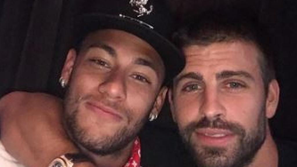 Neymar y Piqué, justo antes de que el brasileño abandonase el Barça.
