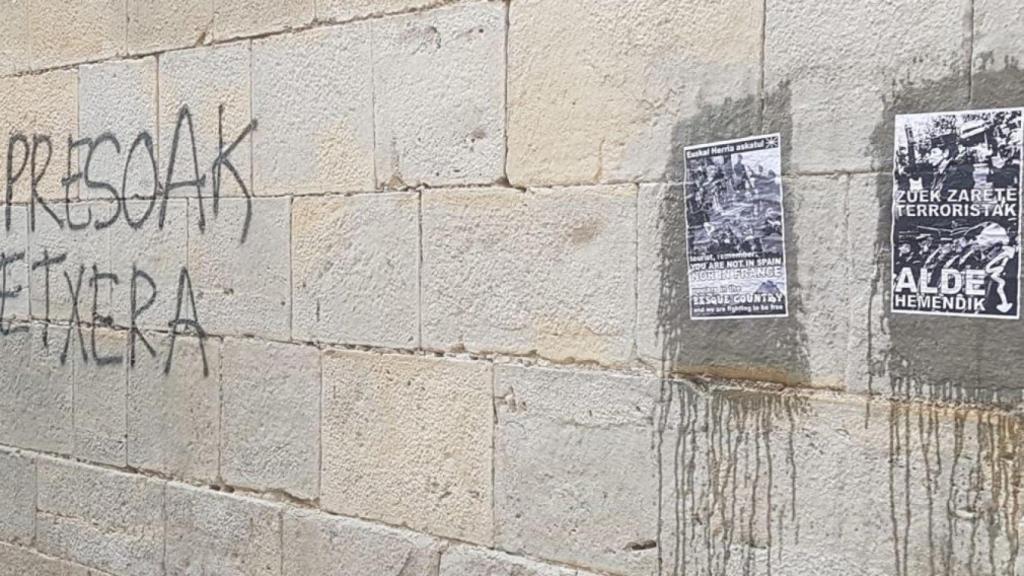 Pintada con el mensaje en favor de los presos de ETA