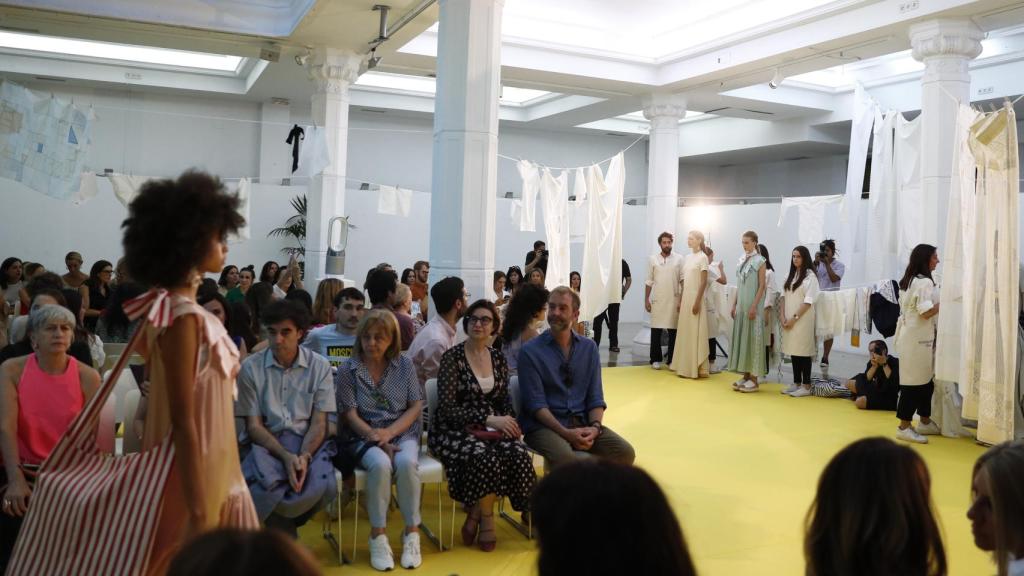 Un momento del desfile de Moises.