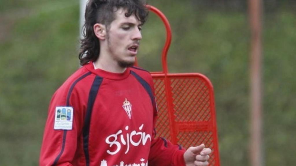 Javi Poves en su etapa en el Sporting