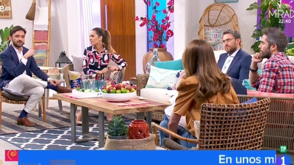 Màxim Huerta y los colaboradores en 'A partir de hoy' de TVE.