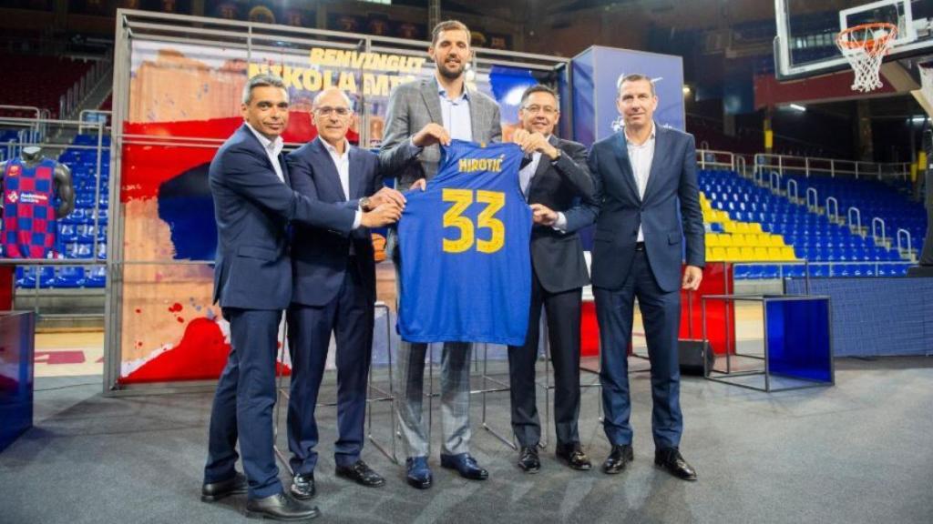 Mirotic durante su presentación con el Barcelona Lassa. Foto: Twitter (@FCBbasket)