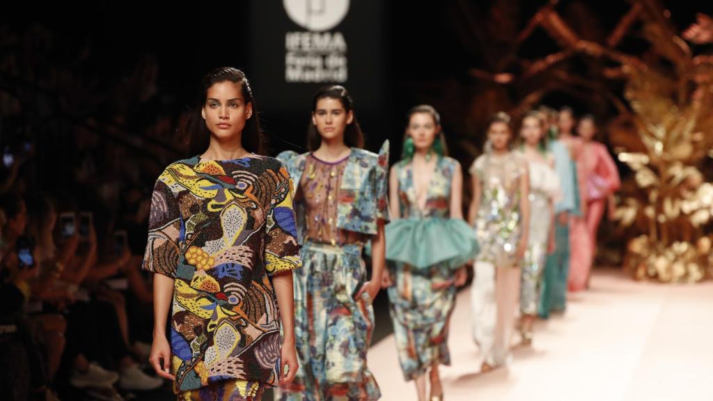 Desfile de Juan Duyos.