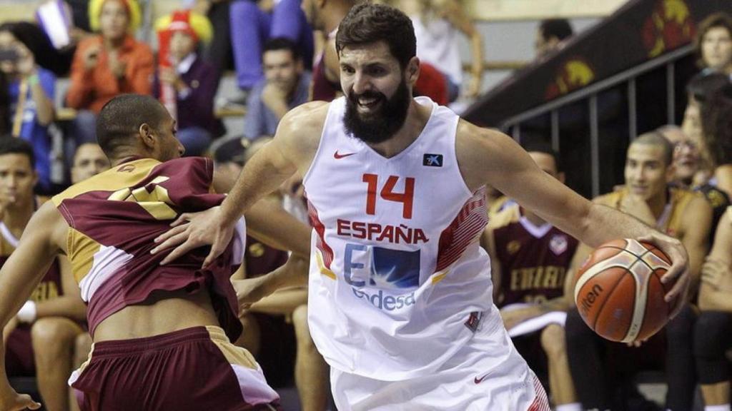 Mirotic, en un partido con la Selección