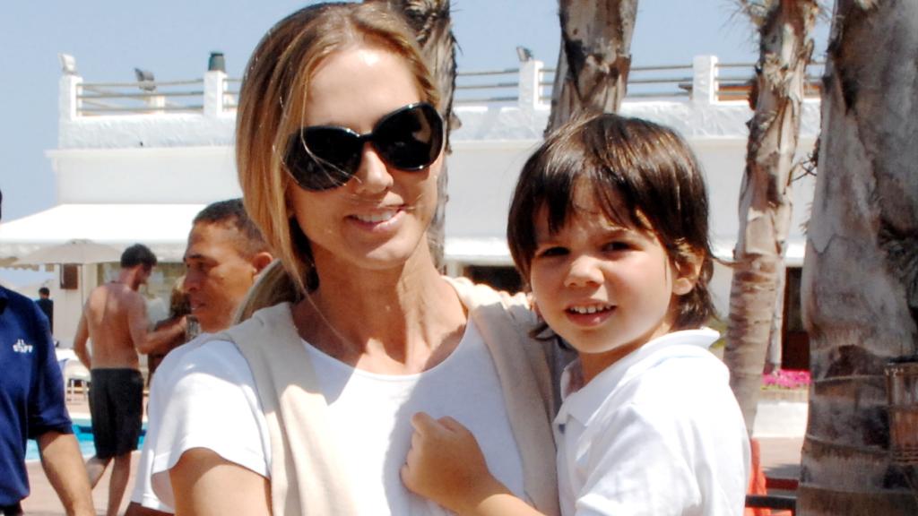 Mirada y su hijo Guillermo en una fotografía del año 2010.