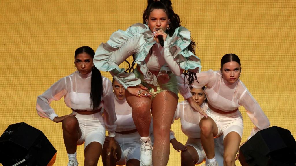 Rosalía durante su actuación en el Mad Cool.