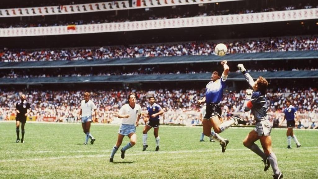 Maradona y la mano de Dios.