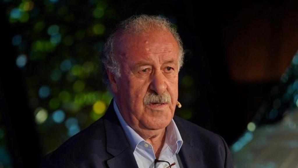Del Bosque dio una charla en Oleiros el día que se cumplían 9 años del Mundial