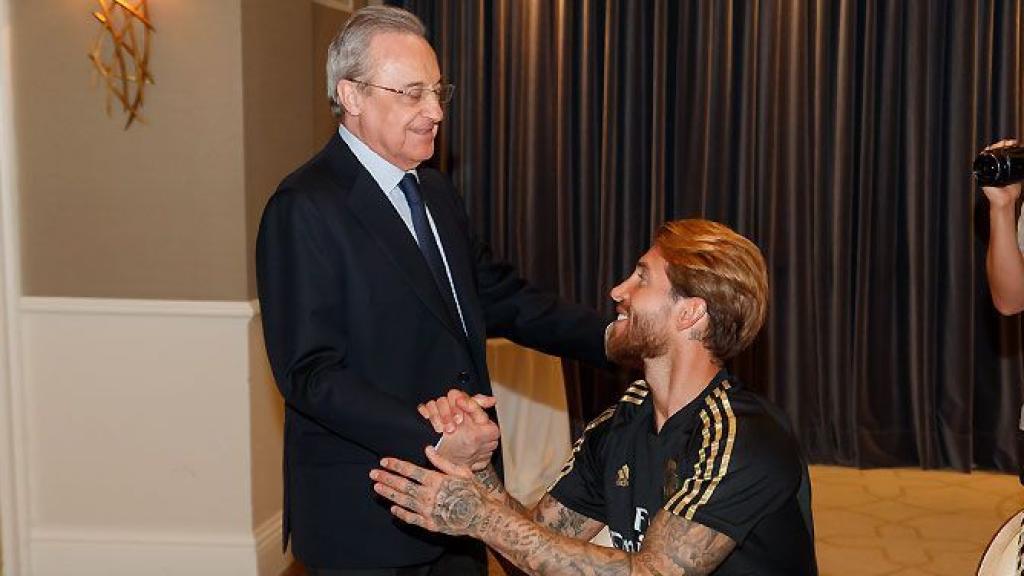 Florentino Pérez saluda a Sergio Ramos