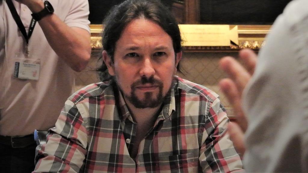Pablo Iglesias, en una foto de archivo de una reunión con su grupo en el Congreso.