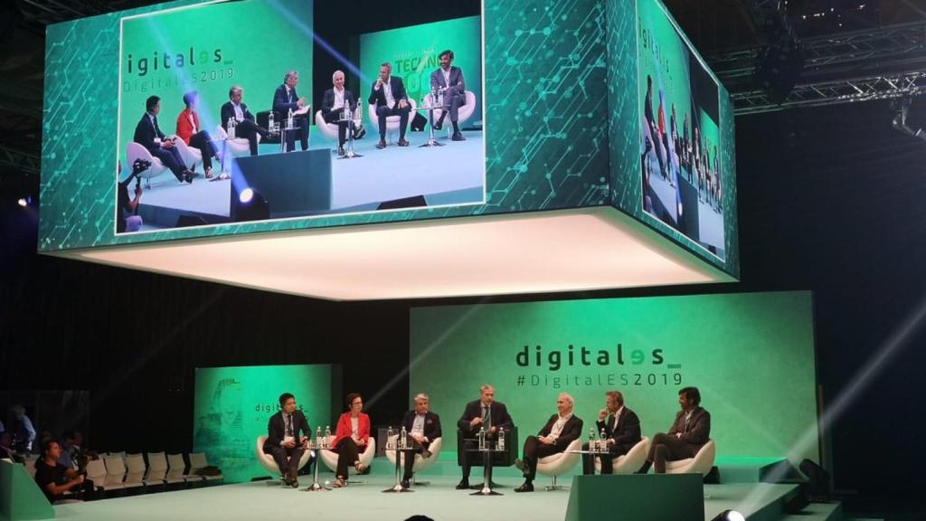 Imagen de la mesa redonda.