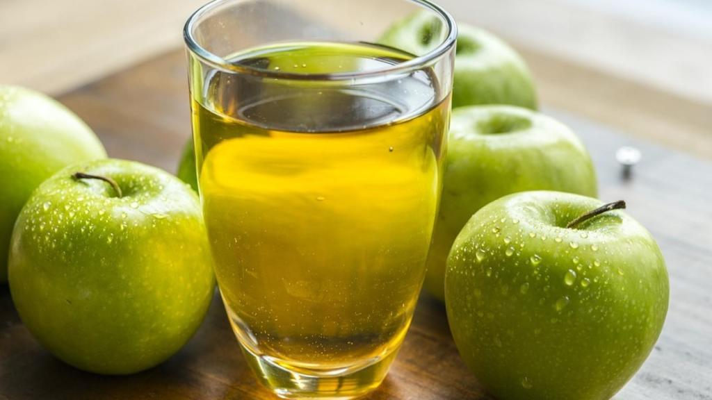 Existen alternativas muchos más saludables que las bebidas alcohólicas para combatir el calor