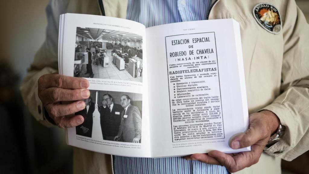 Grandela muestra el anuncio que cambió su vida.