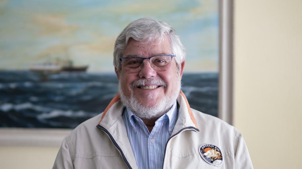 José Manuel Grandela pensó que recorrería los mares. En realidad, llegó a Luna.