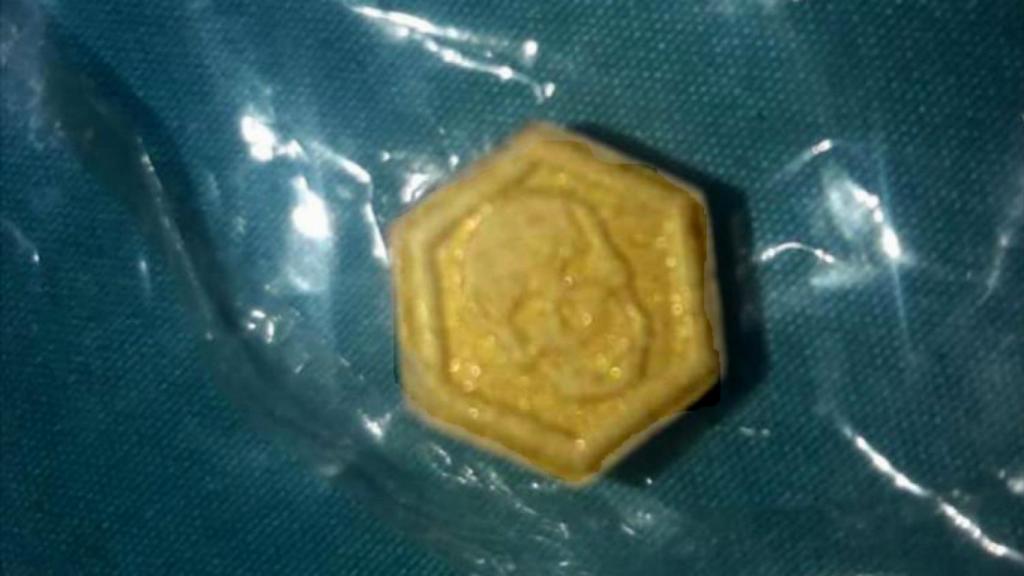 La pastilla de éxtasis calavera, envenenada con matarratas.