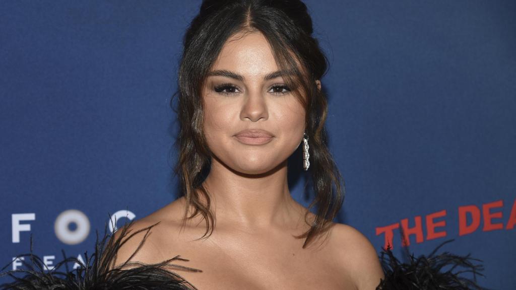 Selena Gómez en la premier de una película.