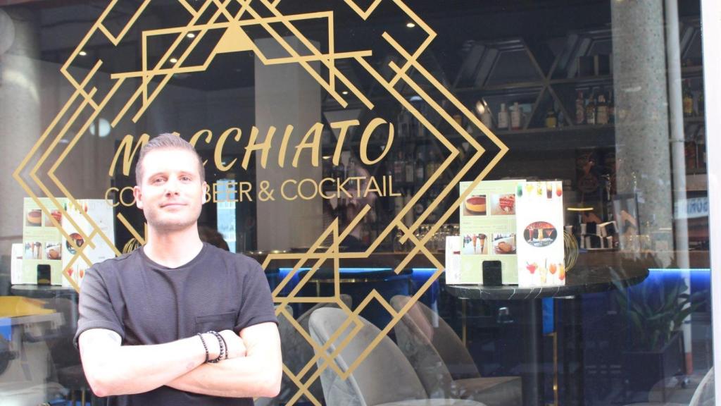 Charly, a punto de inaugurar el nuevo local