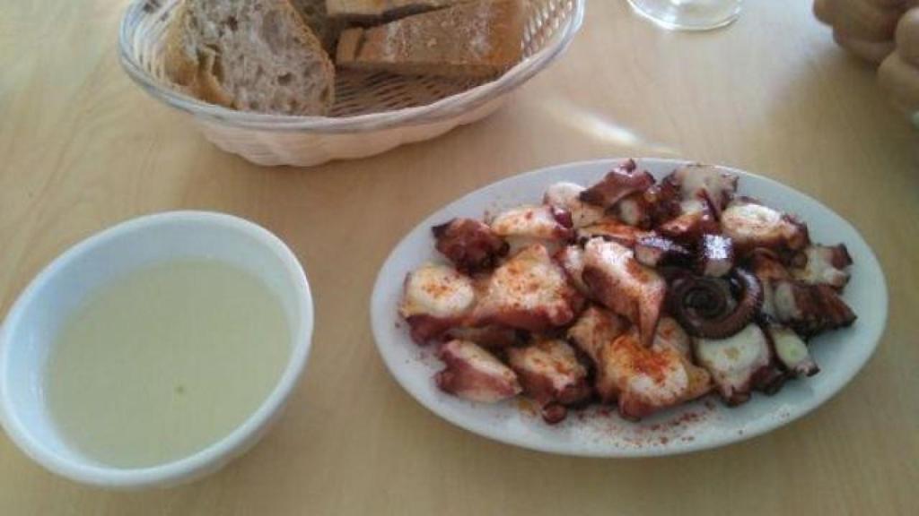 Pulpo y cunca de vino