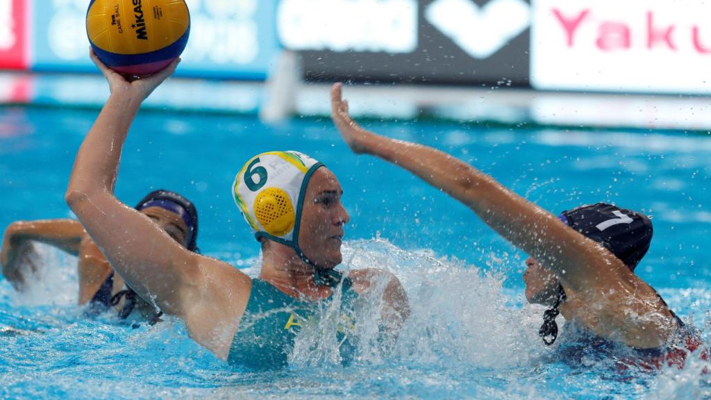 La selección española femenina de waterpolo ante EEUU