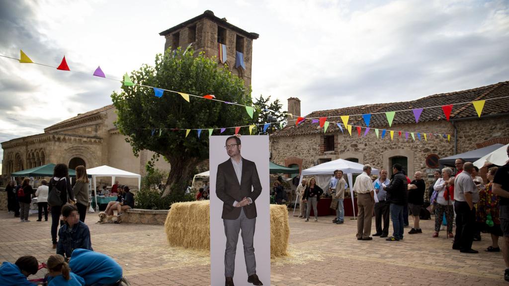 Javier Maroto llega a Sotosalbos, el pueblo donde se ha empadronado, para disfrutar de la feria del Arcipreste de Hita.