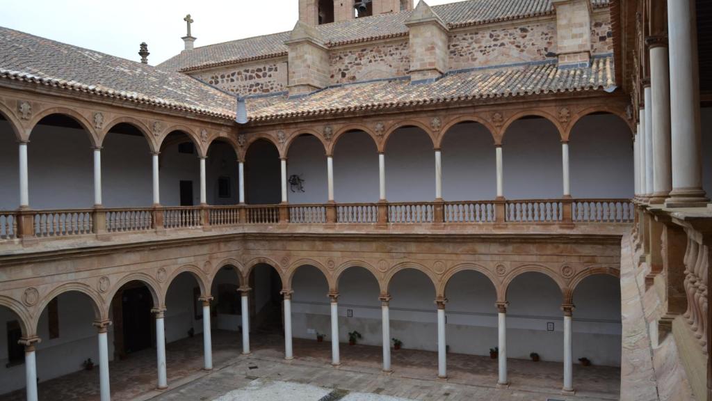 Claustro de la Asuncion de Calatrava.