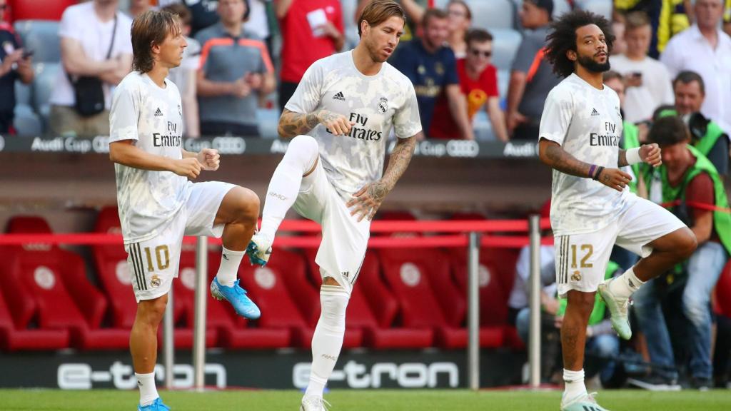 Luka Modric, Sergio Ramos y Marcelo calentando sobre el Allianz Arena