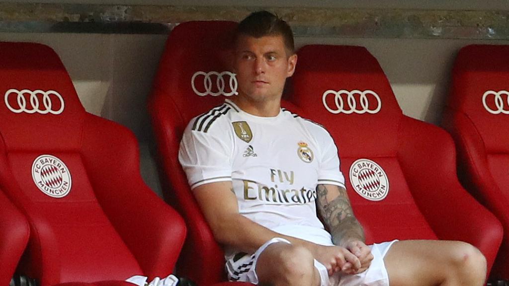 Toni Kroos en el banquillo del Allianz Arena