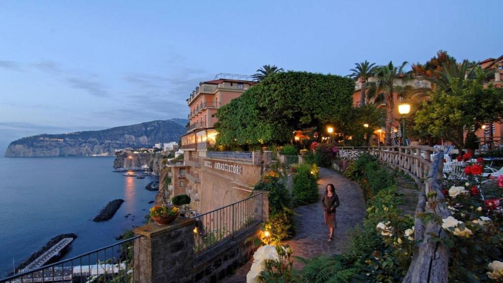 Lateral del hotel de Sorrento donde se han hospedado.