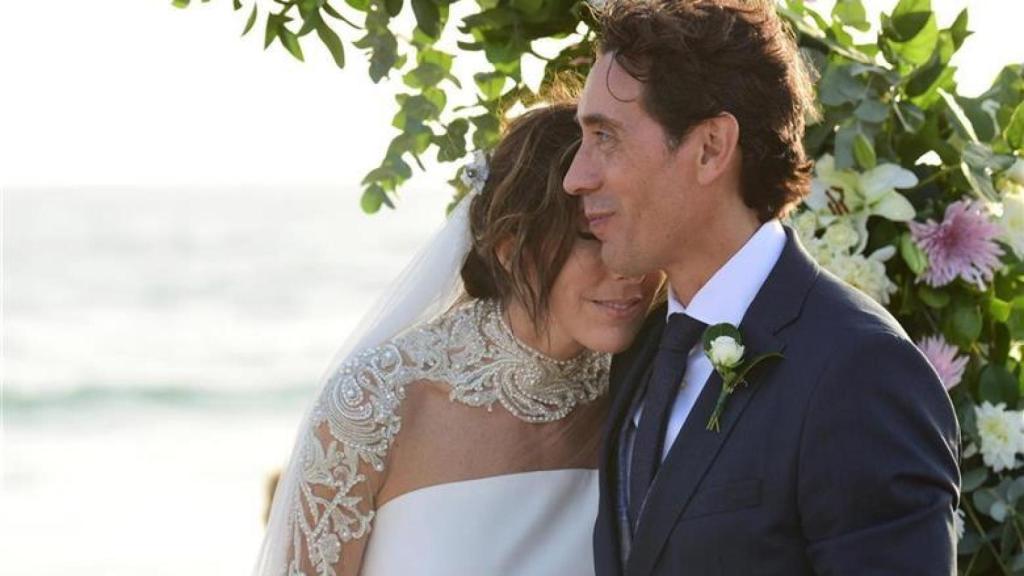 Paz Padilla y Juan Vidal durante su boda en Cádiz.