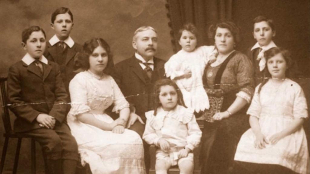 Lionel Harris y su familia.