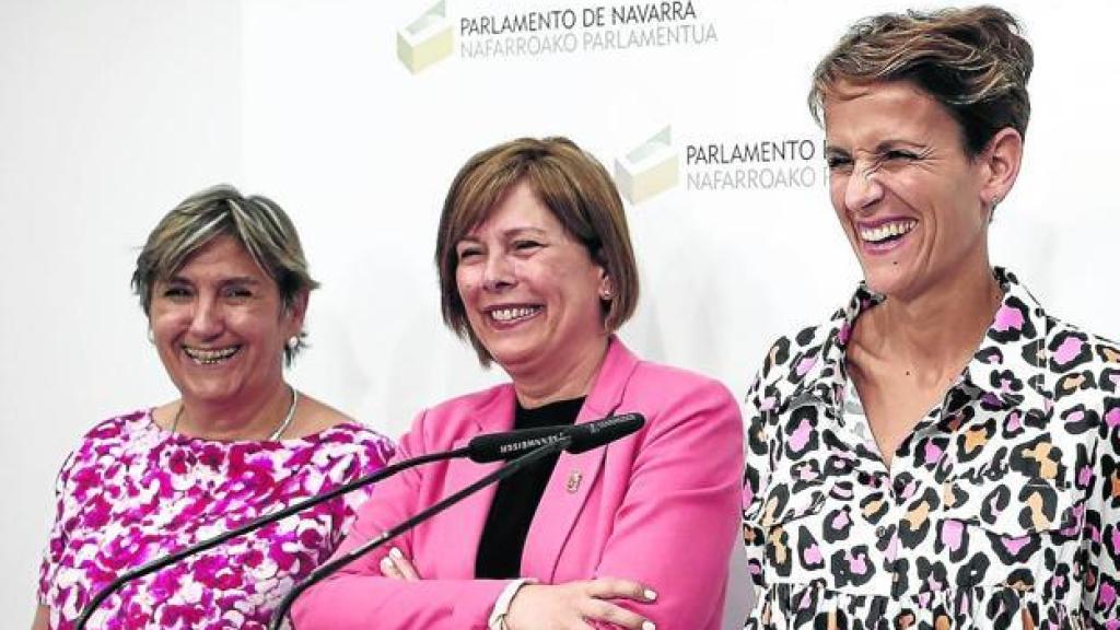 Marisa de Simón (IE), Uxue Barkos (Geroa Bai) y María Chivite (PSN).