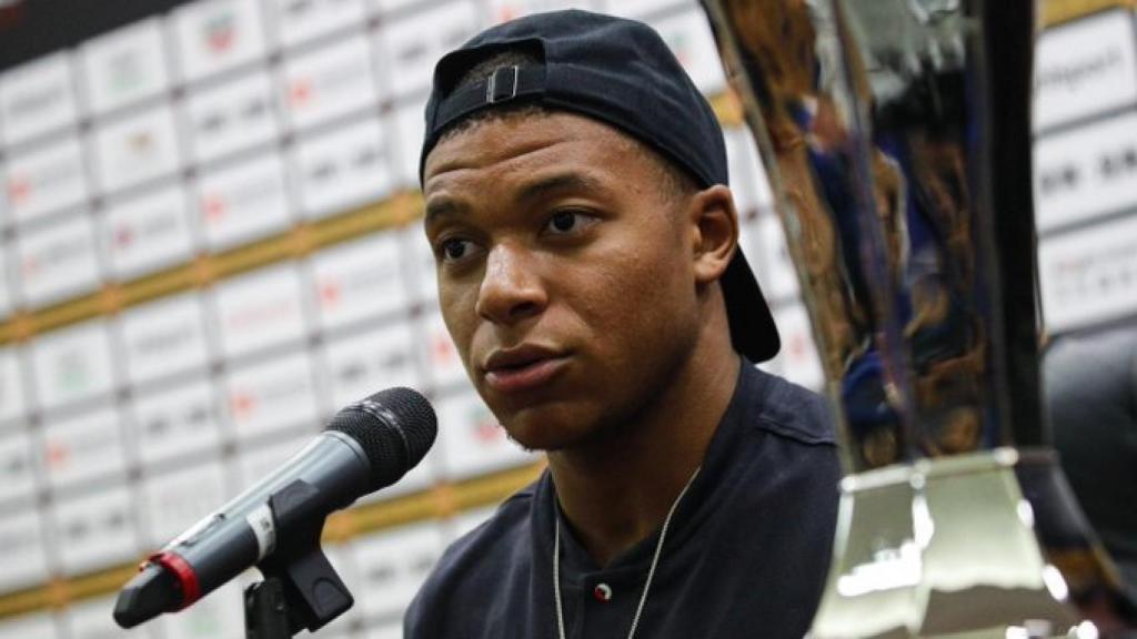 Mbappé en rueda de prensa. Foto: Twitter (@elchiringuitotv)