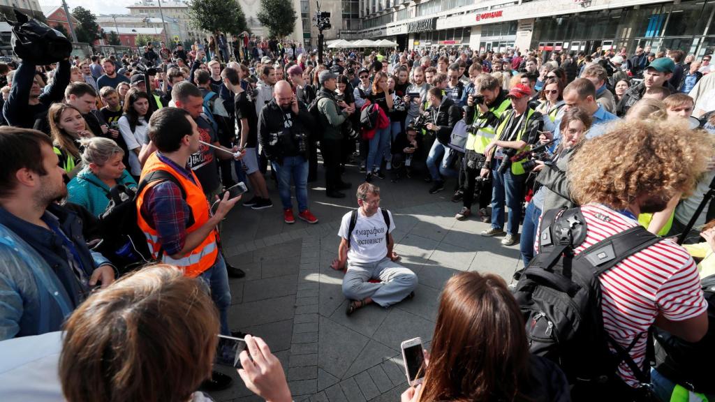 Un grupo de manifestantes en Moscú.