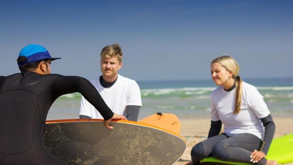 Baldaio acogerá este mes el clínic La Wave Surf Coruña