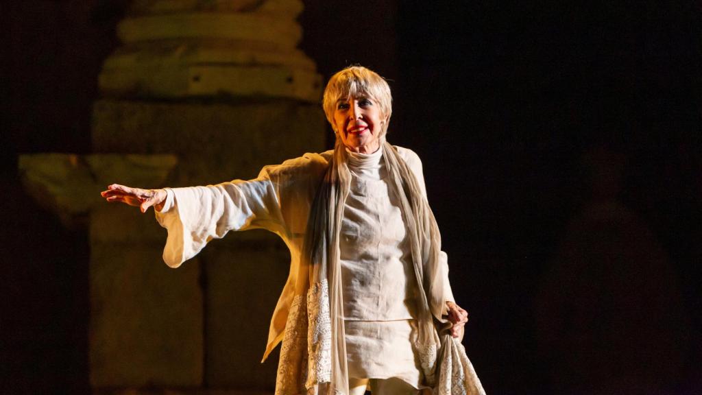 Concha Velasco actúa de narradora en 'Metamorfosis'.