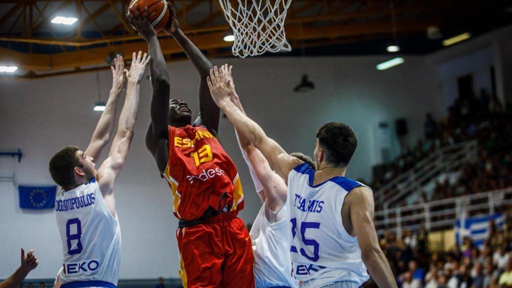 Garuba durante la semifinal entre España y Grecia. Foto: Twitter (@ACBCOM)