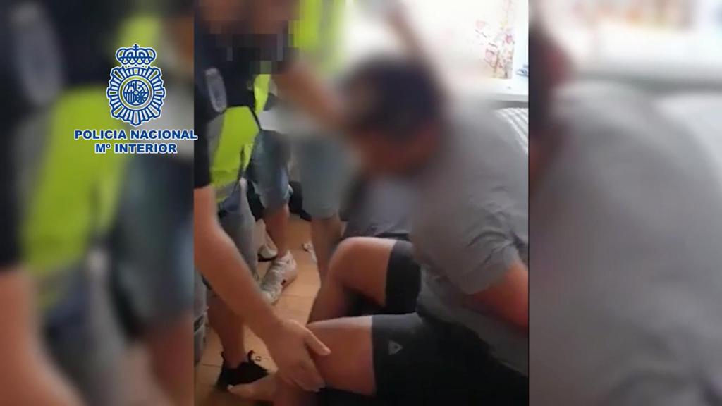 Momento de la intervención de los GEO de la Policía.