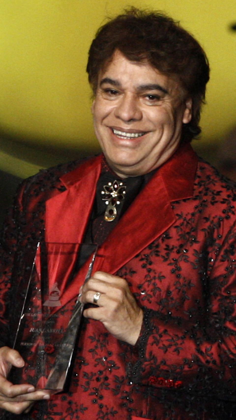 Natalia Baeza ha escrito un libro con cartas para el fallecido Juan Gabriel.
