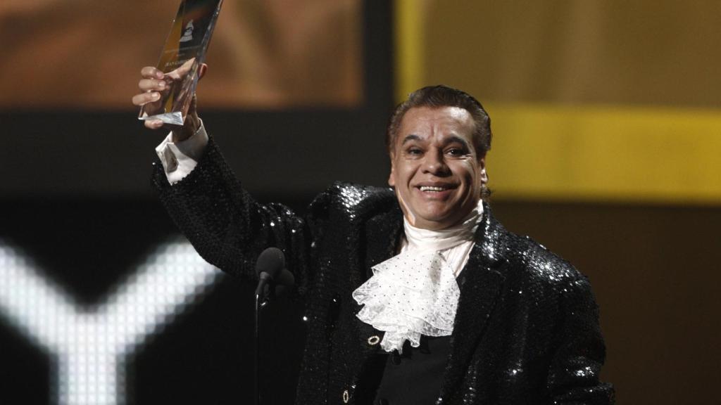 Según su amiga, Juan Gabriel estuvo tan centrado en el cantante que se olvidó de Alberto.